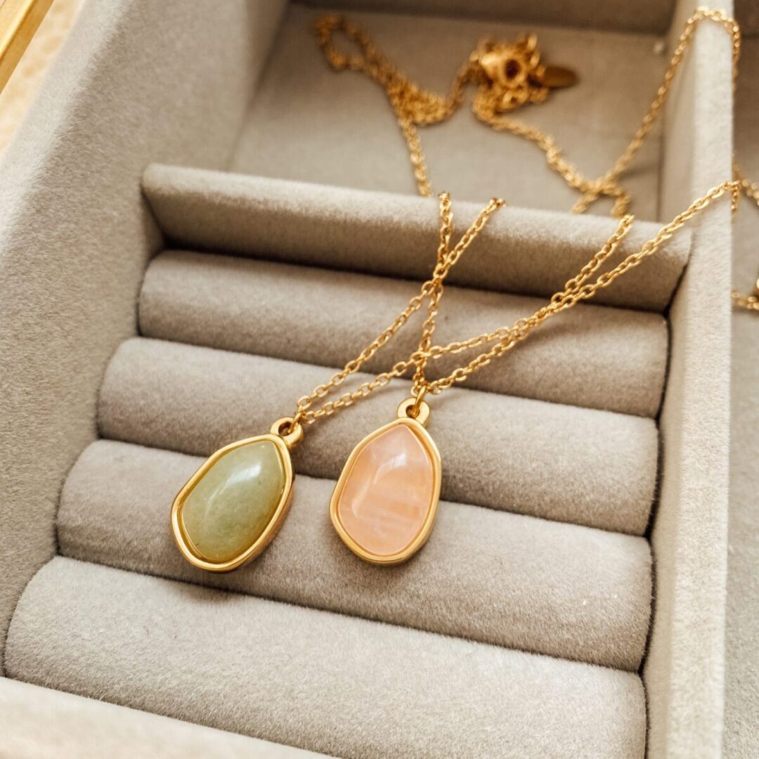 Rose Necklace - Imagen 3
