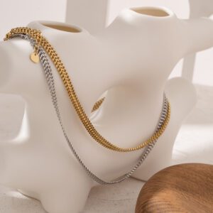 Loise Necklace