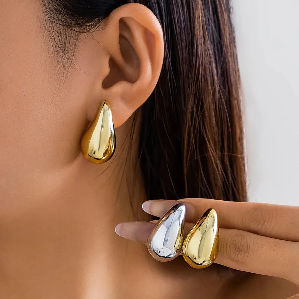 Moon Drop Earrings - Imagen 2